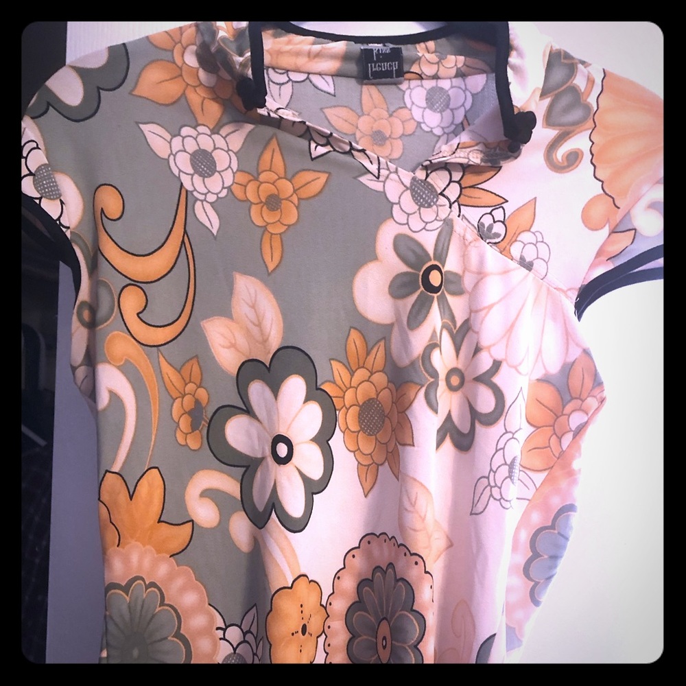 Women’s blouse sleeveless size small